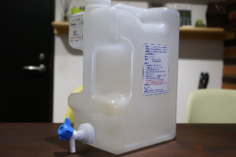 蛇口付き容器に入れたロスメルタンクの使用例