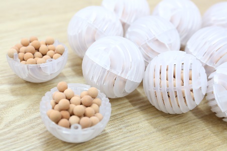 専用のセラミックボール